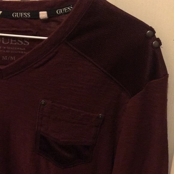 Men’s Guess V neck long sleeve sweater - Picture 3 of 3